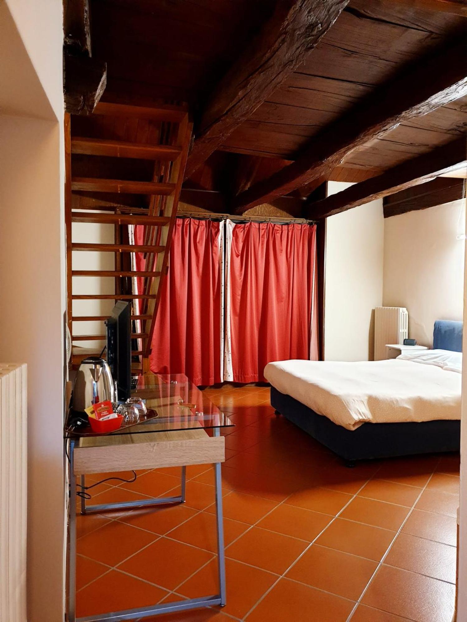 Piccolo Hotel Olina Орта Сан Джулио Екстериор снимка