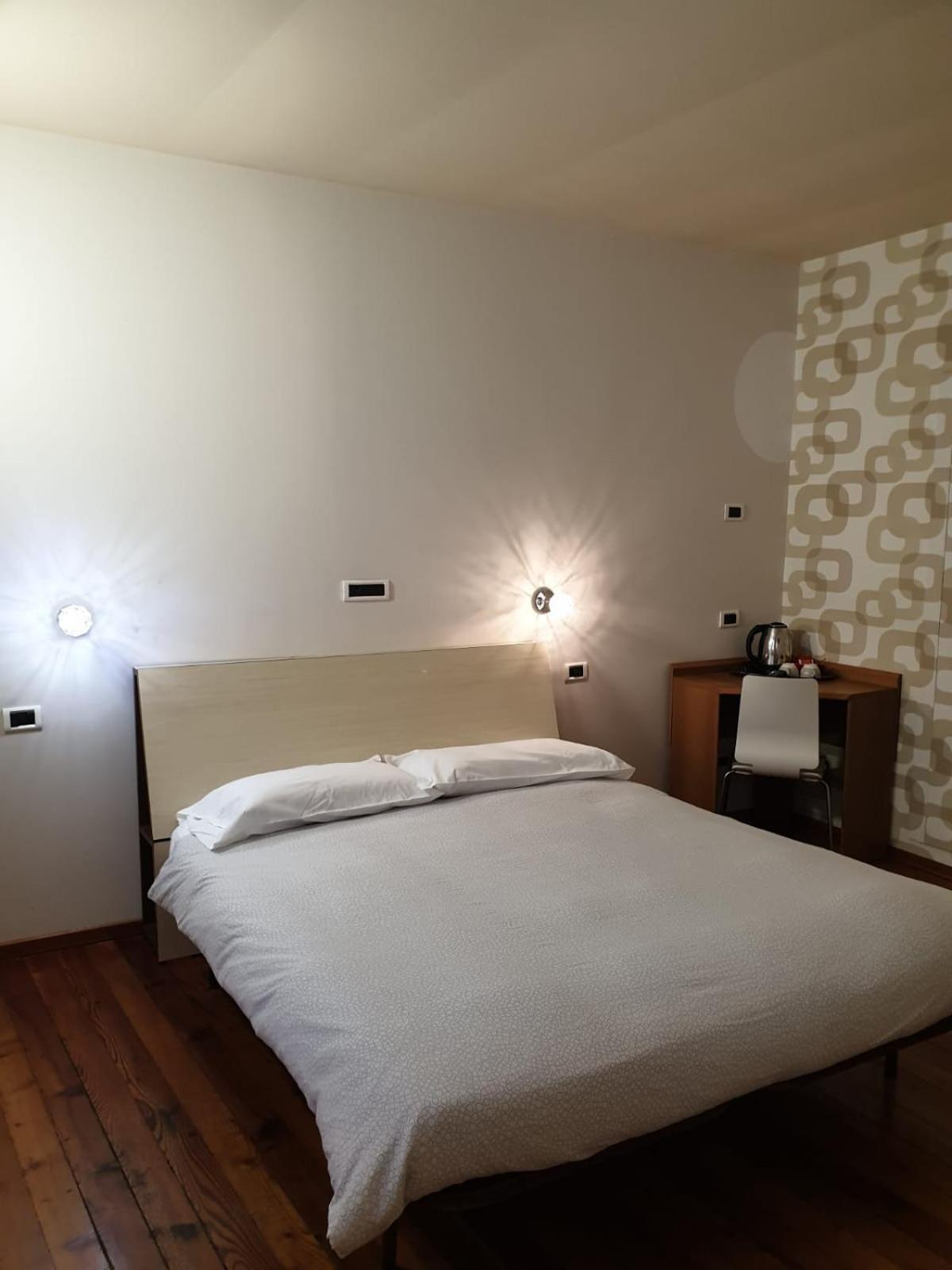 Piccolo Hotel Olina Орта Сан Джулио Екстериор снимка